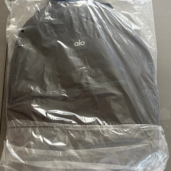 ALO Yoga Men's Black Backpack with Pouch - Picture 2 of 4